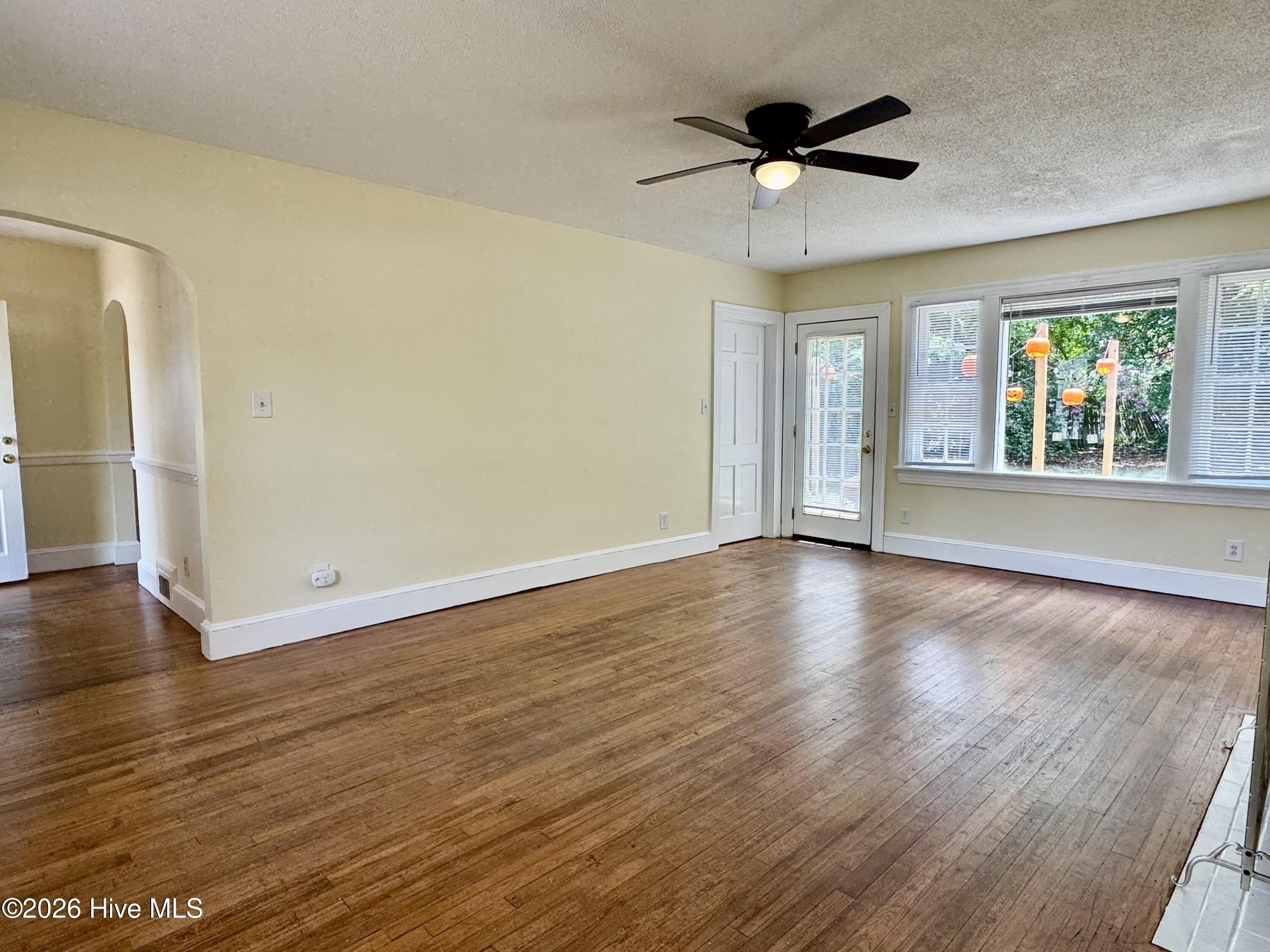 1912 E 4th Street – photo 4