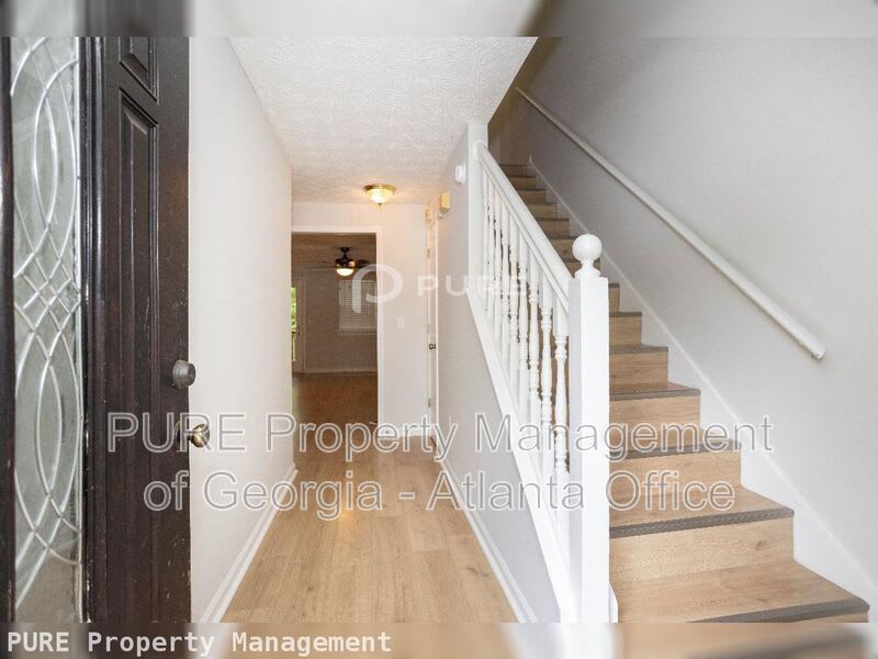 2414 Leeward Ct – photo 2