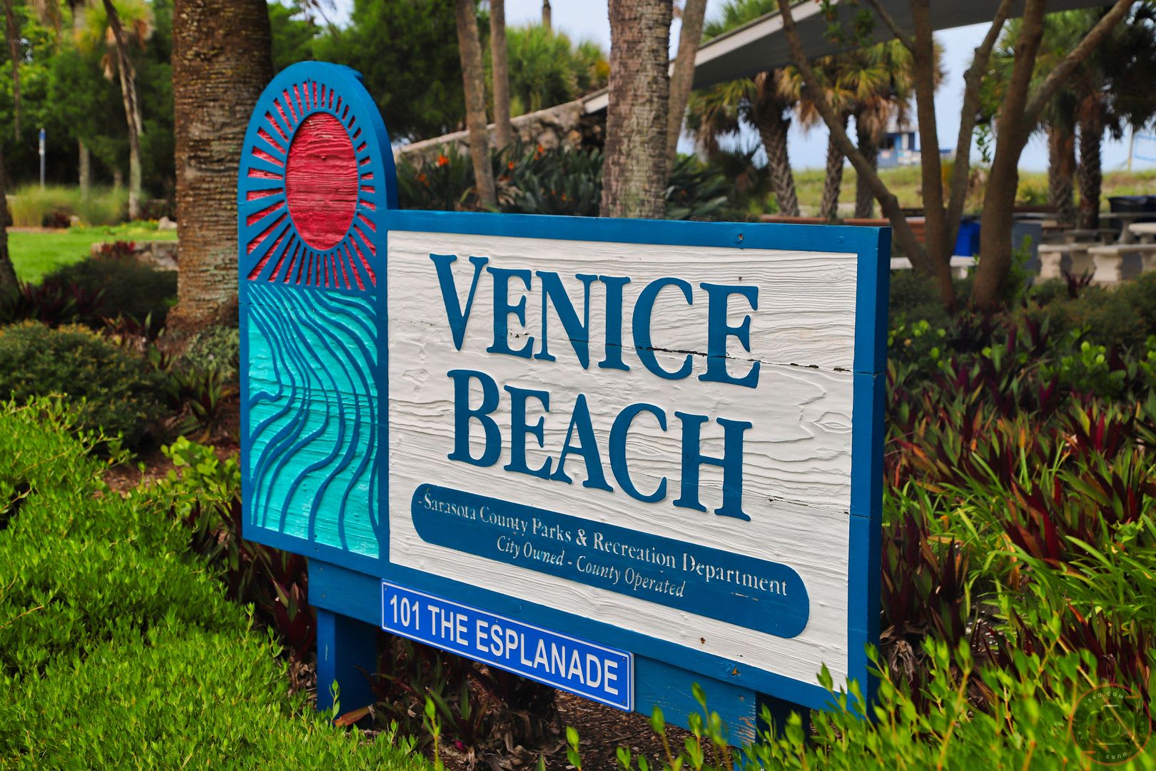 Seasonal Short-Term Venice Island Townhouse Steps from Venice Beach! – photo 3