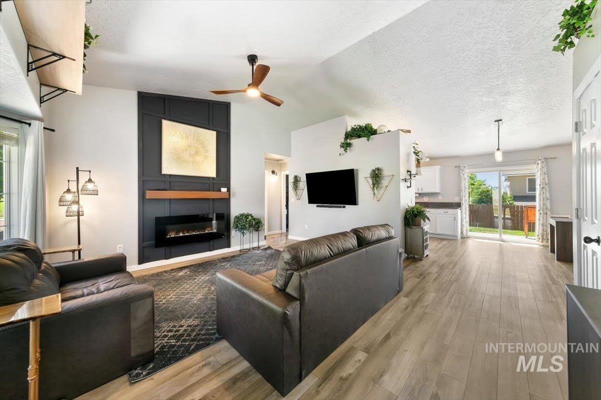 3309 Robinhood Loop – photo 4