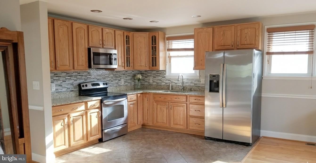 5193 OLD SOLOMONS ISLAND Road – photo 2