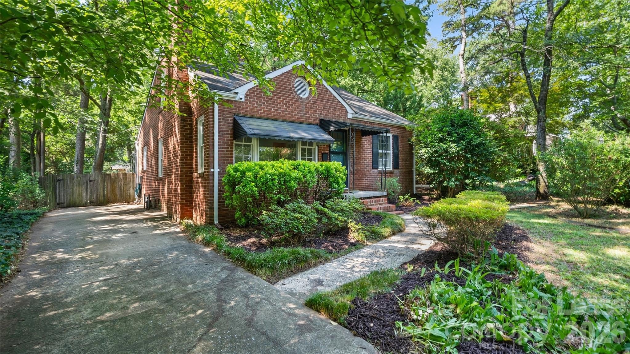 2126 Arnold Drive – photo 2