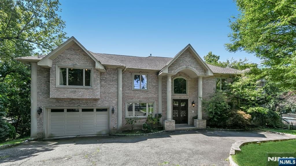 831 Pascack Road – photo 1