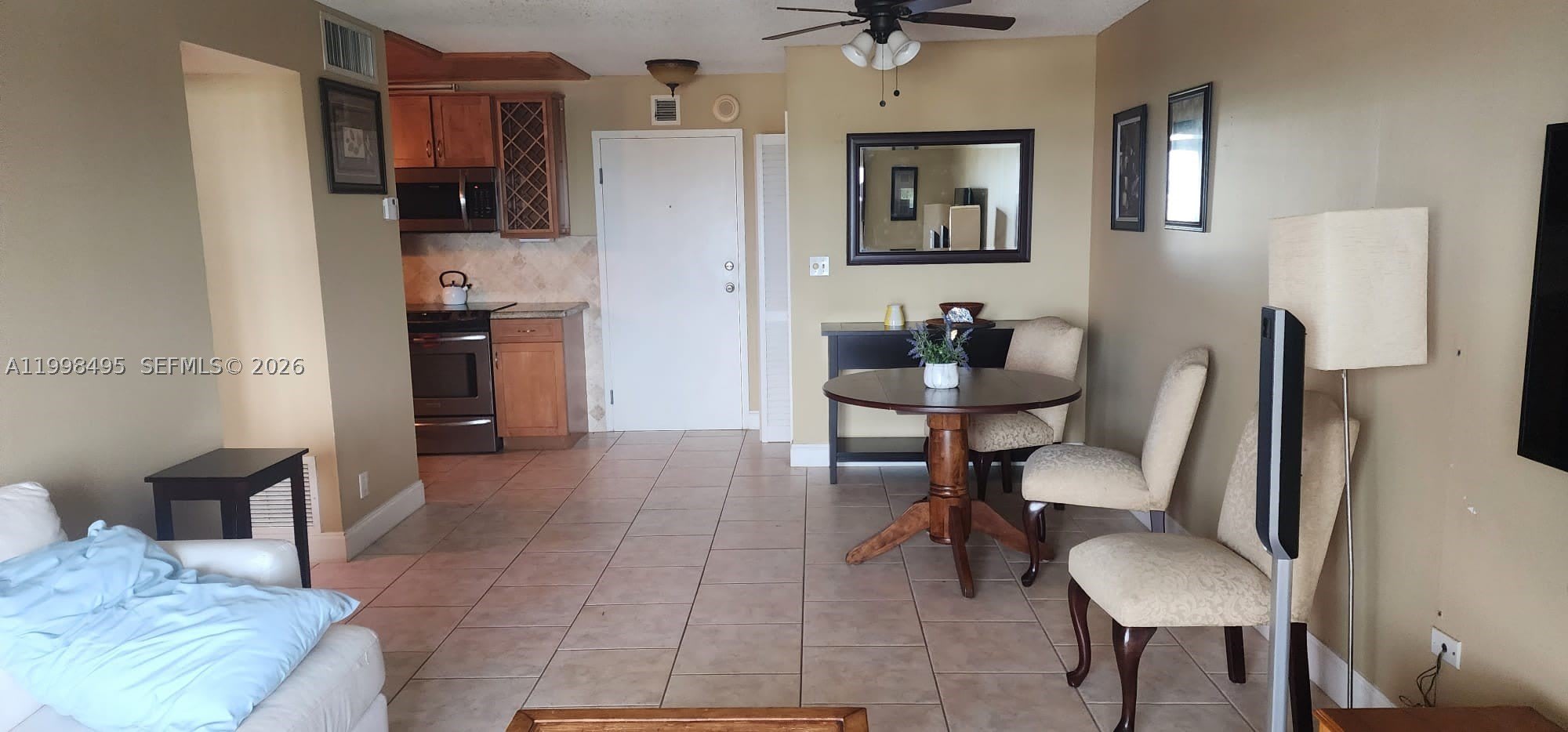 900 Ne 18Th Ave – photo 2