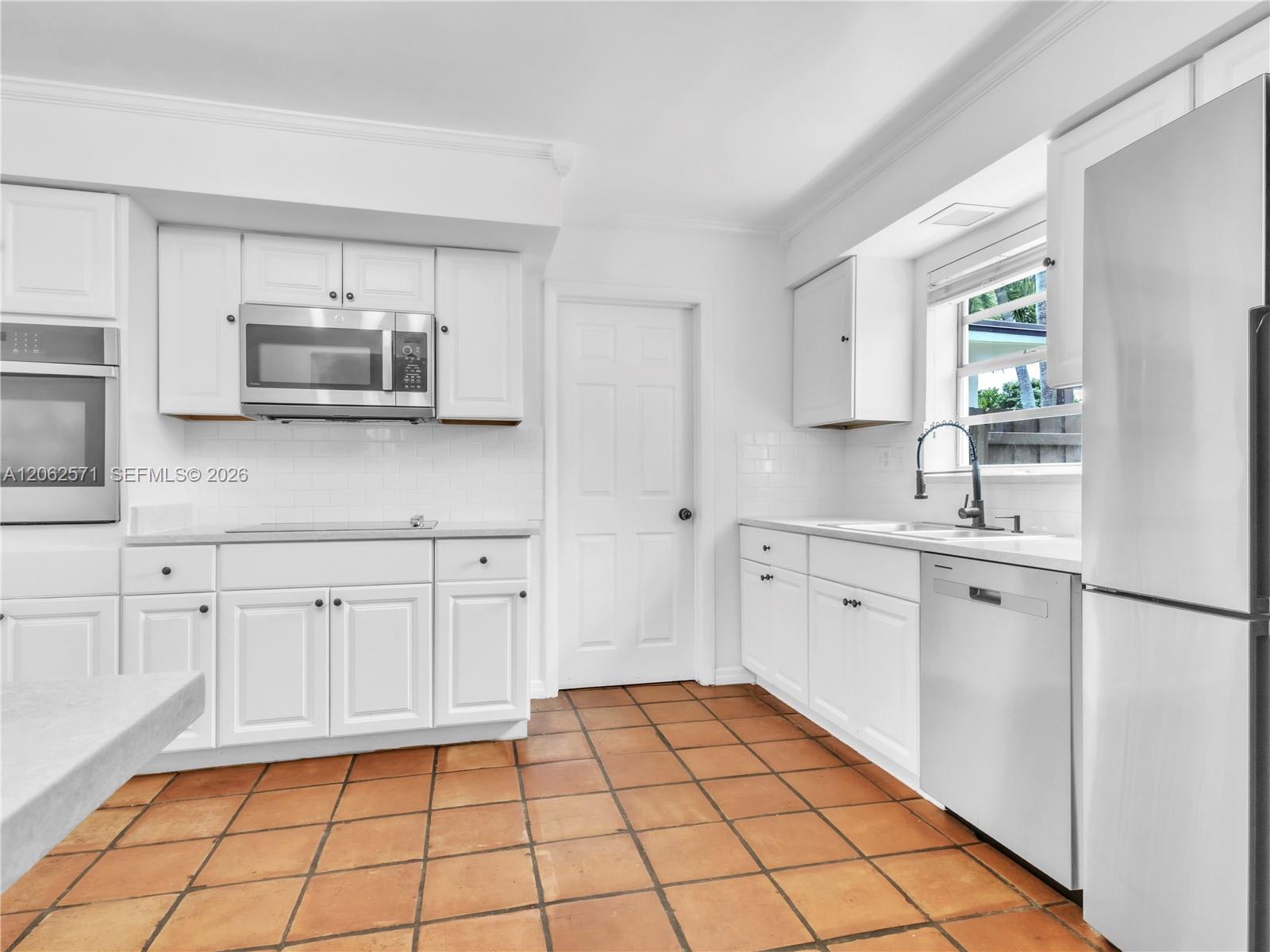 10015 Southwest 85th Terrace – photo 2