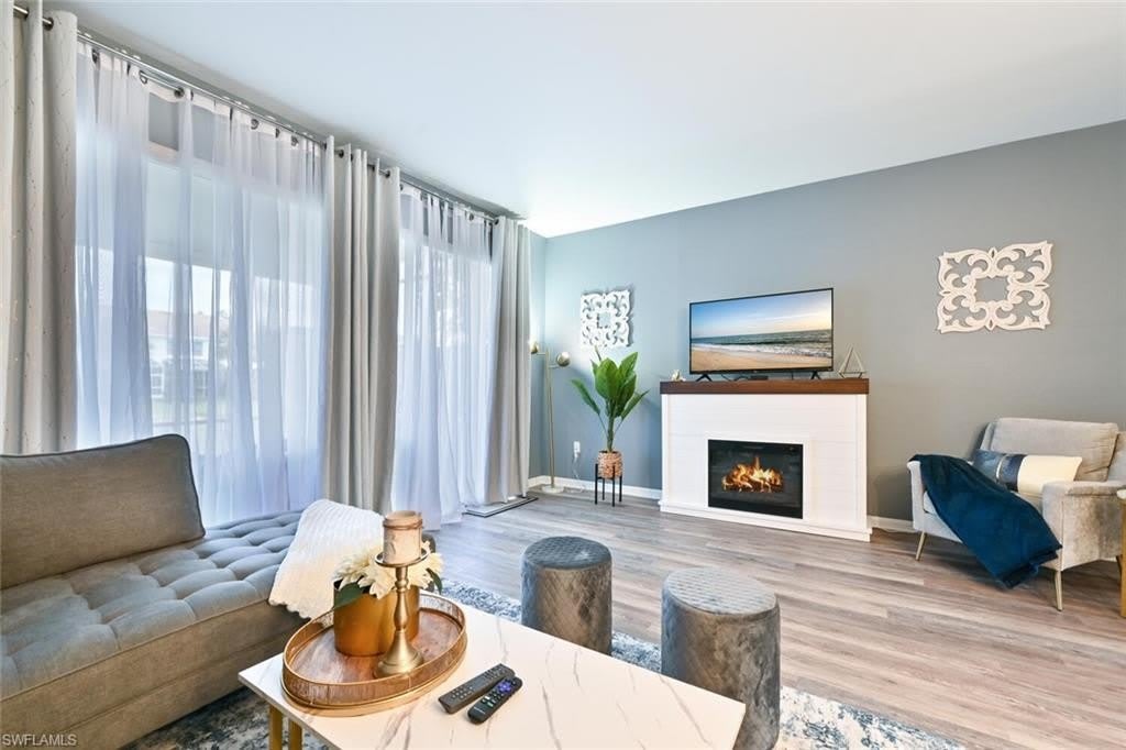 981 Hampton Cir – photo 5