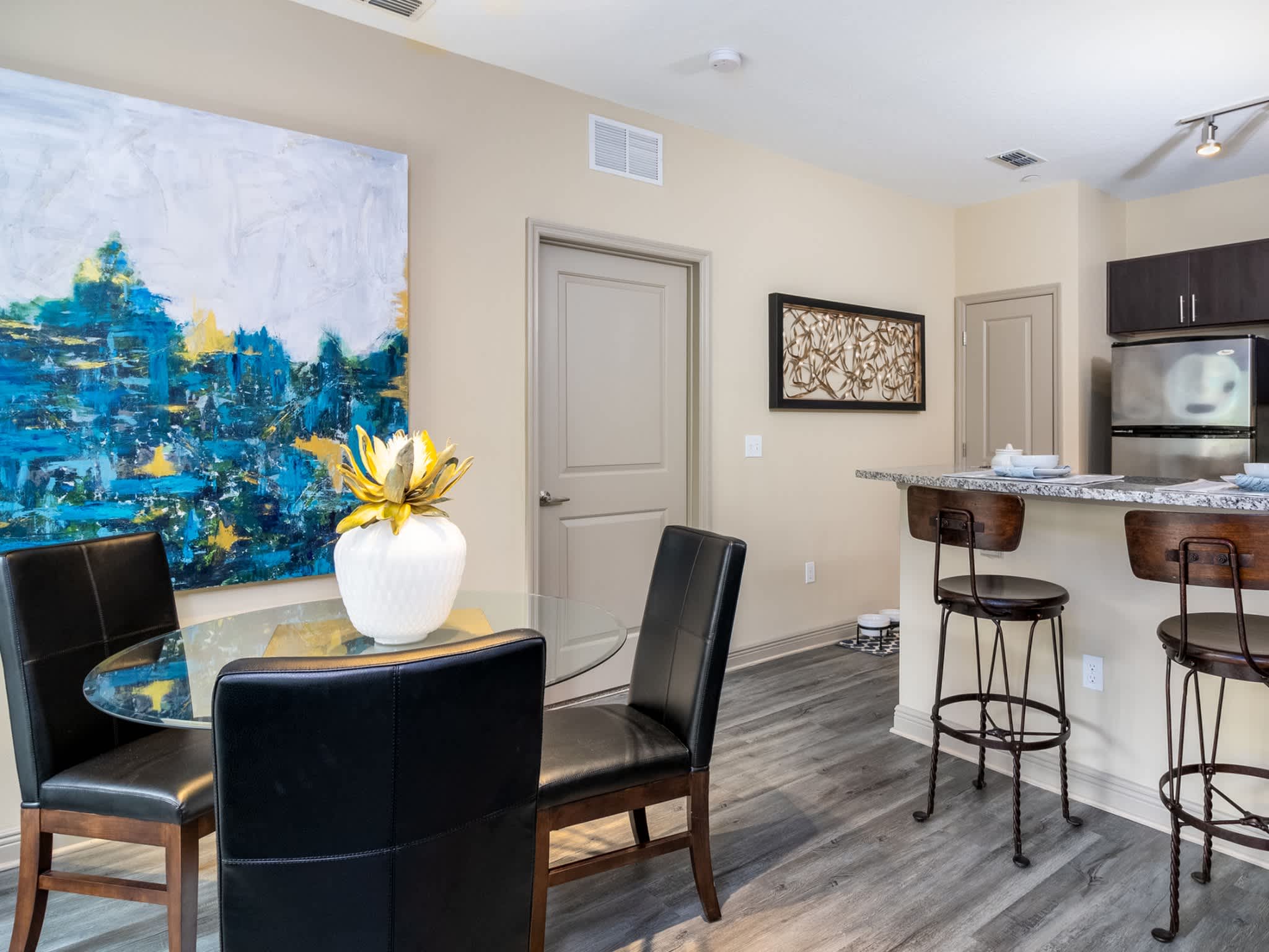 Millenia 700 Apartments – photo 2