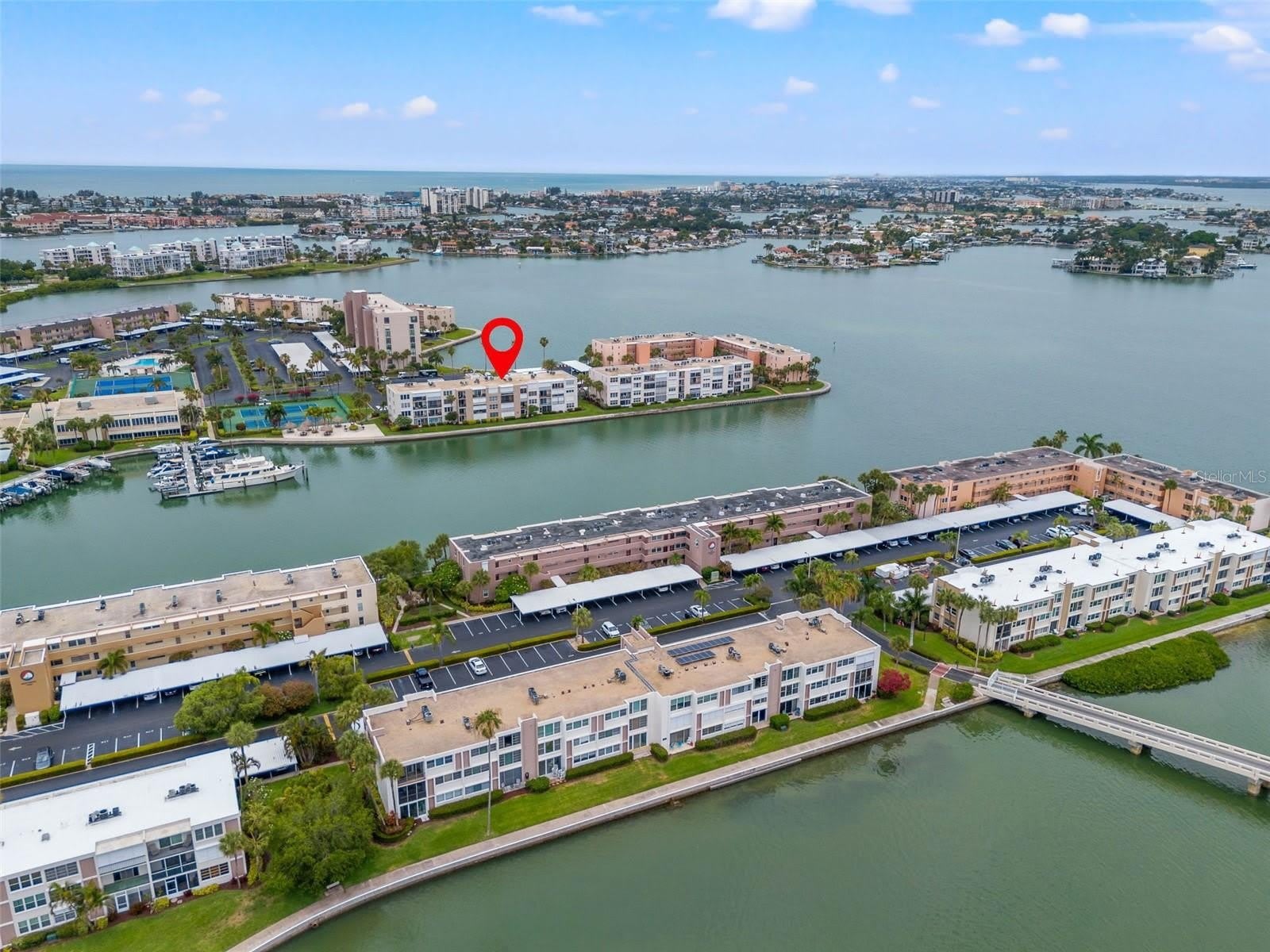 7625 SUN ISLAND Drive S – photo 1