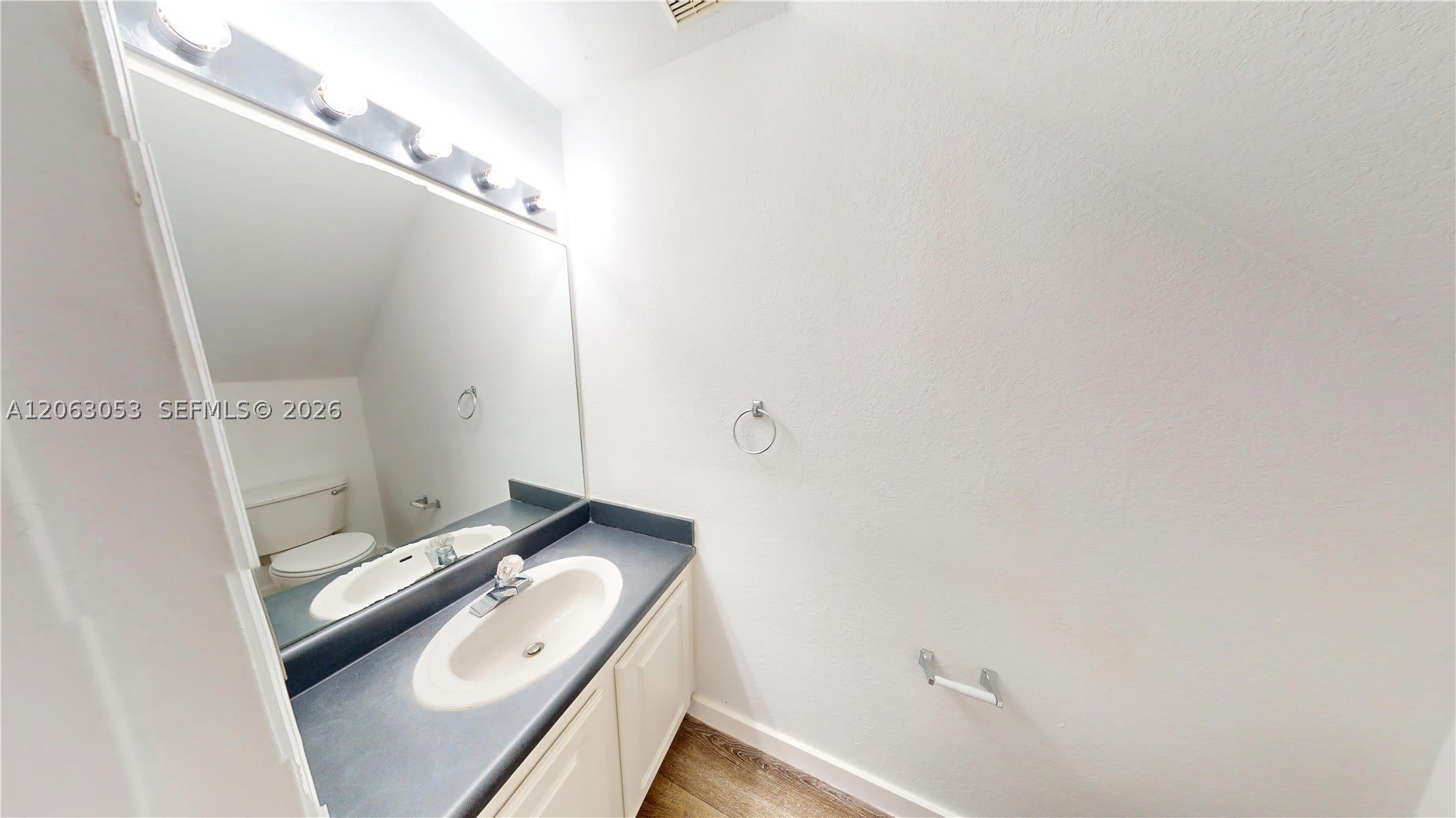2084 Ne 167Th St – photo 4
