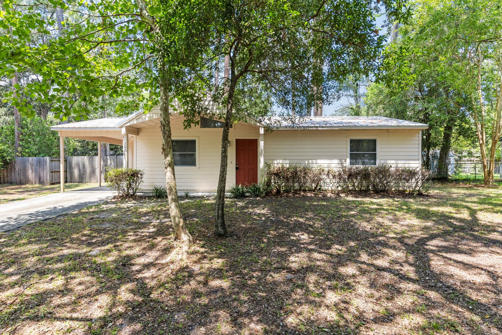 Charming Home in the Serene Springtree Neighborhood – photo 2