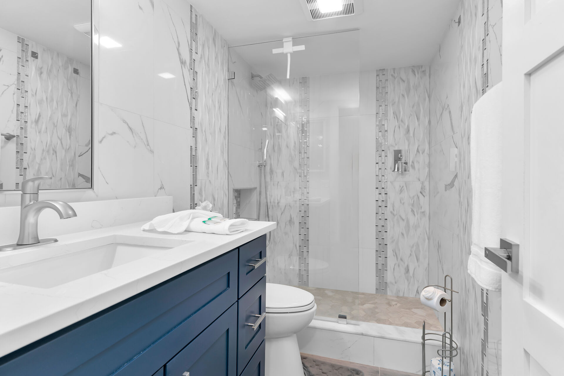 591 Seaview Ct – photo 2