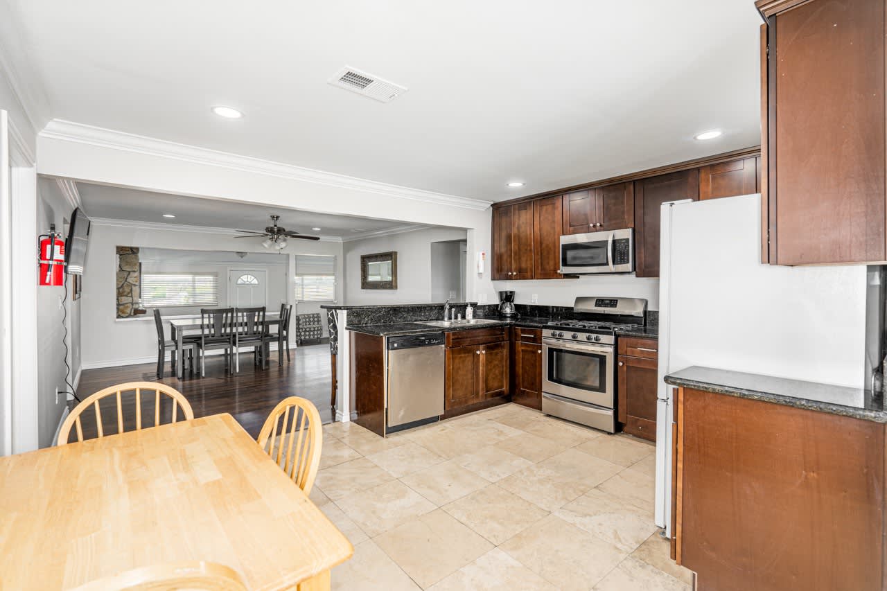 6316 Skyline Drive – photo 4