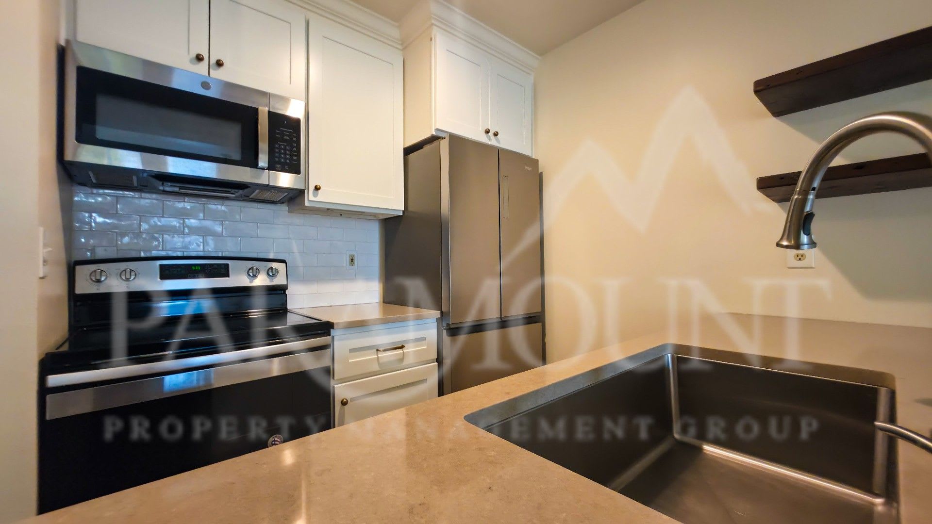 Fully Transformed End Unit in Downtown Poulsbo – photo 2