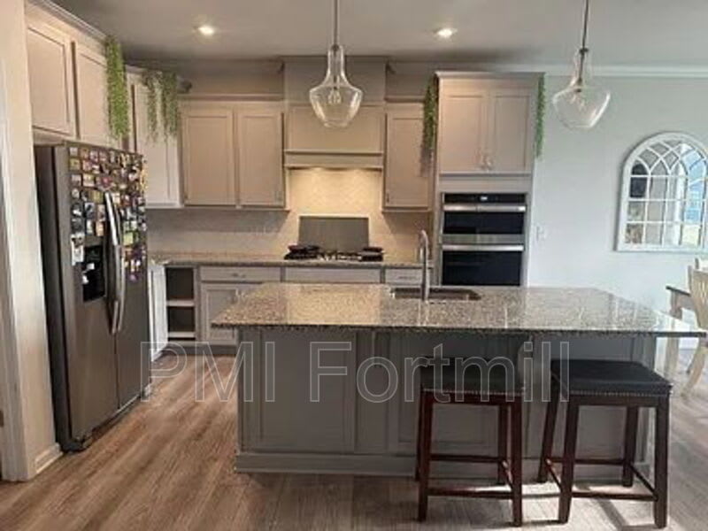 1714 Woodend Drive – photo 3