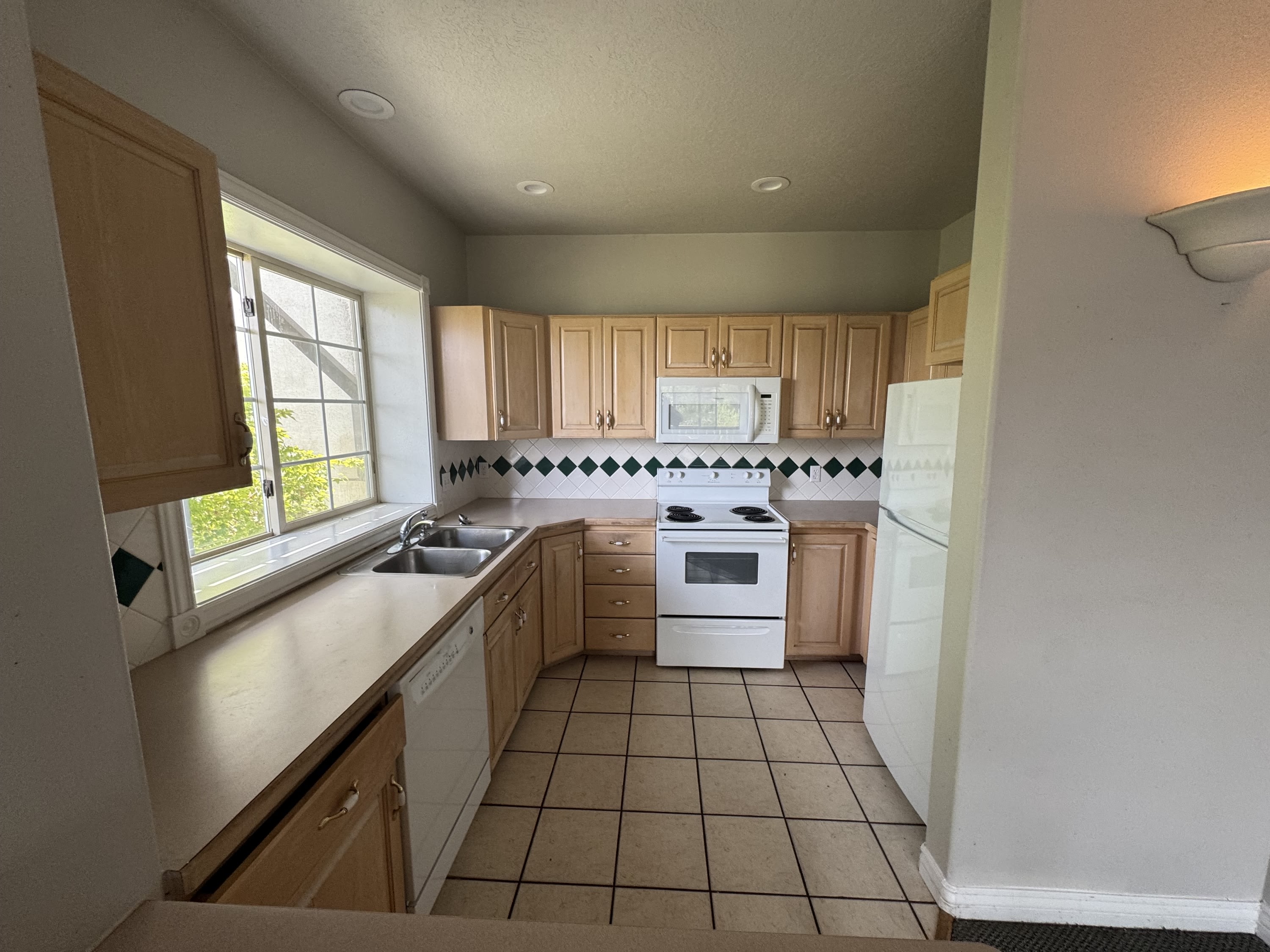 340 Rainbow Lane B – photo 4