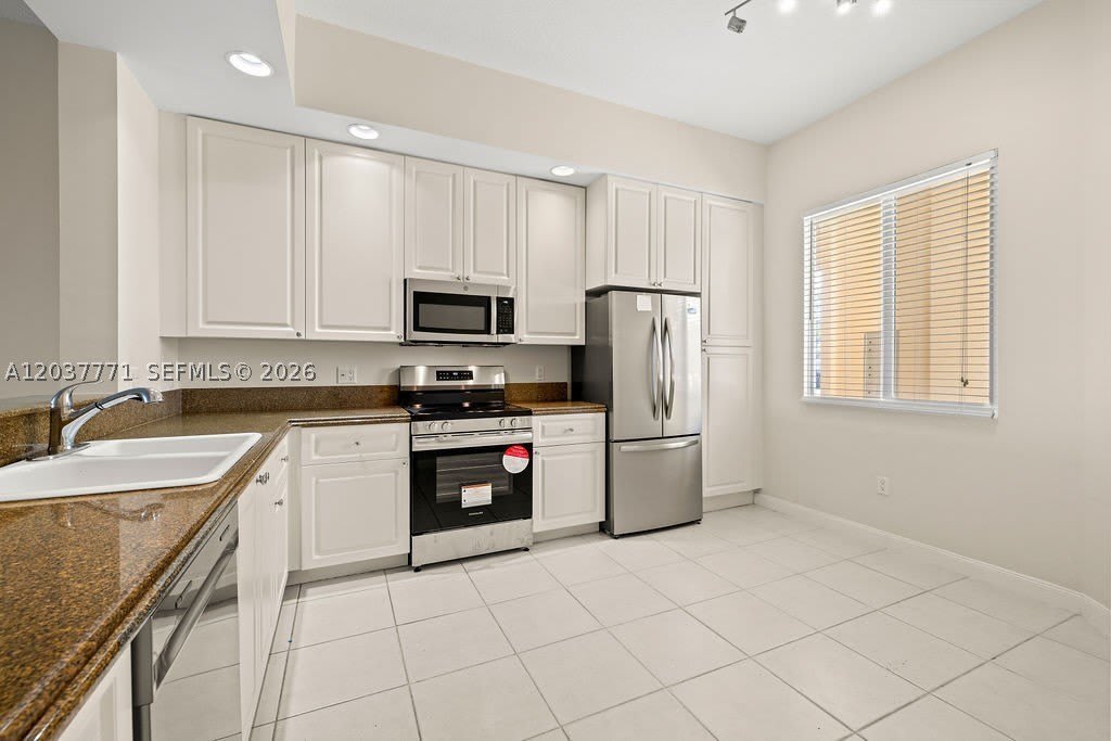 17 Harbour Isle Dr W – photo 3
