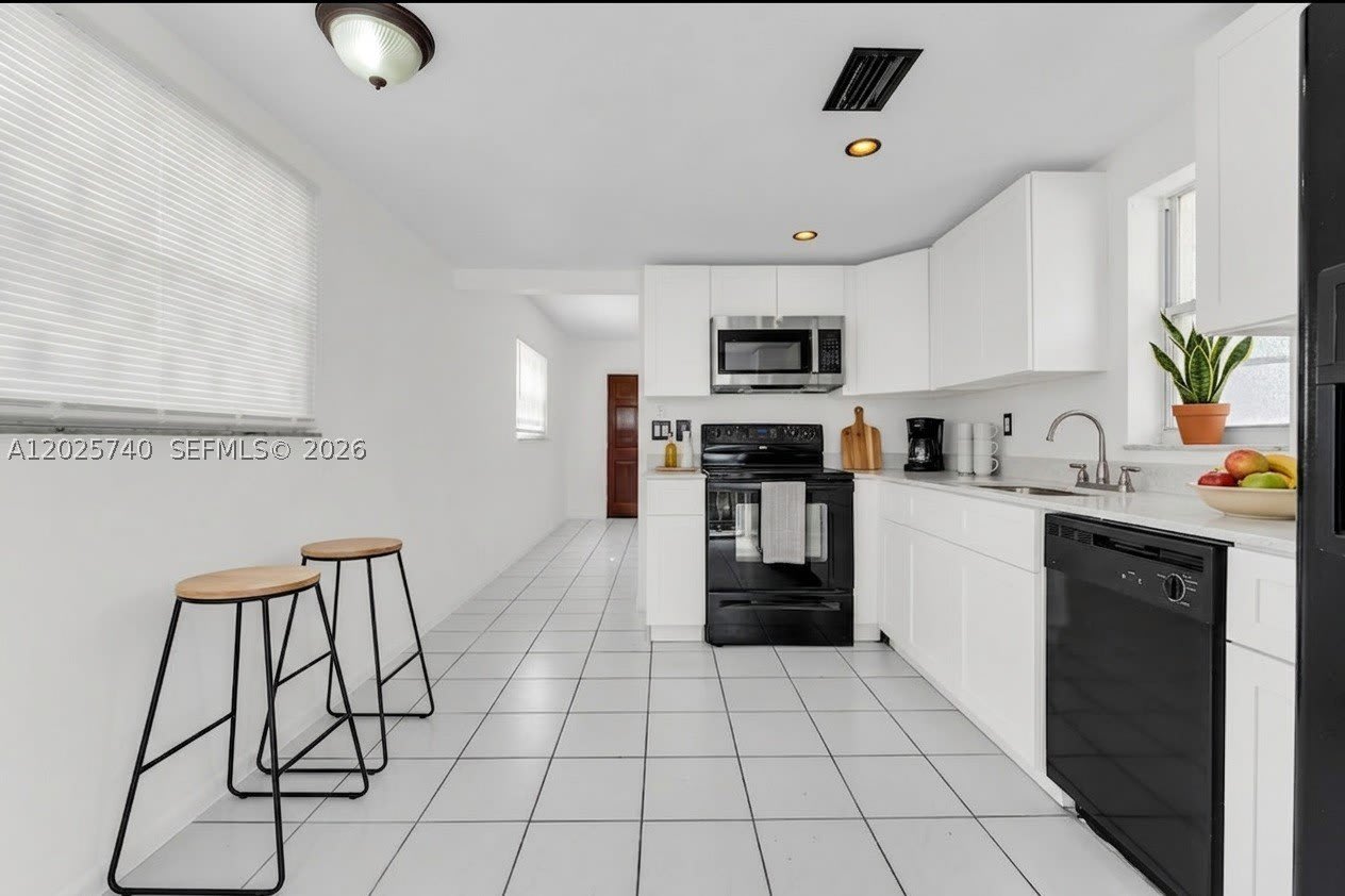 321 SW 1st Ct – photo 3