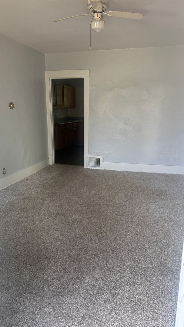 343 Russell St – photo 4