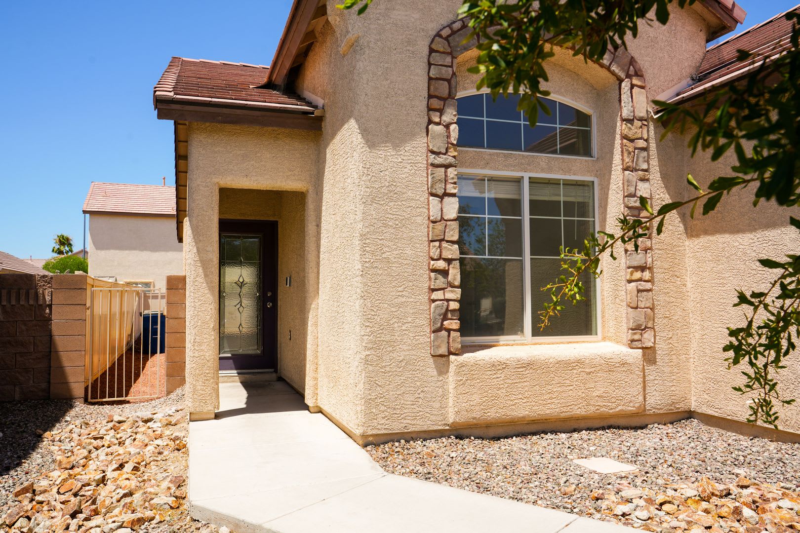 Beautifully Updated Single-Story Home with an Open Floor Plan – photo 4