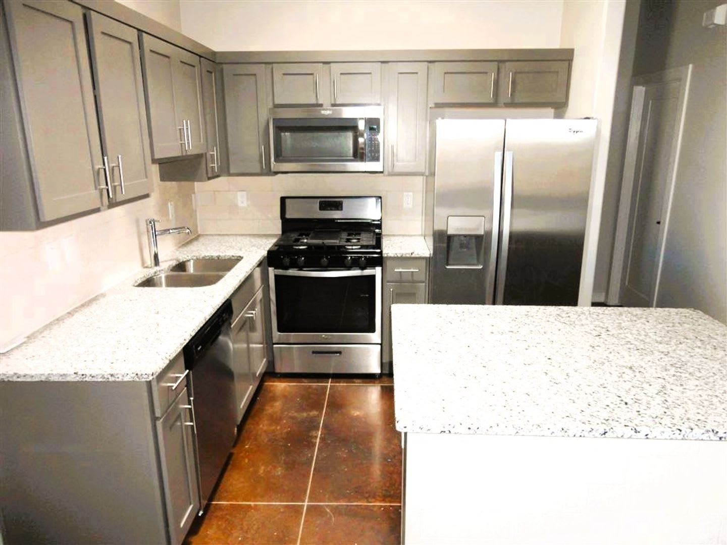 Spectacular Single Level Eastside Custom Home With Refrigerated Air Located In Quiet Neighborhood – photo 5