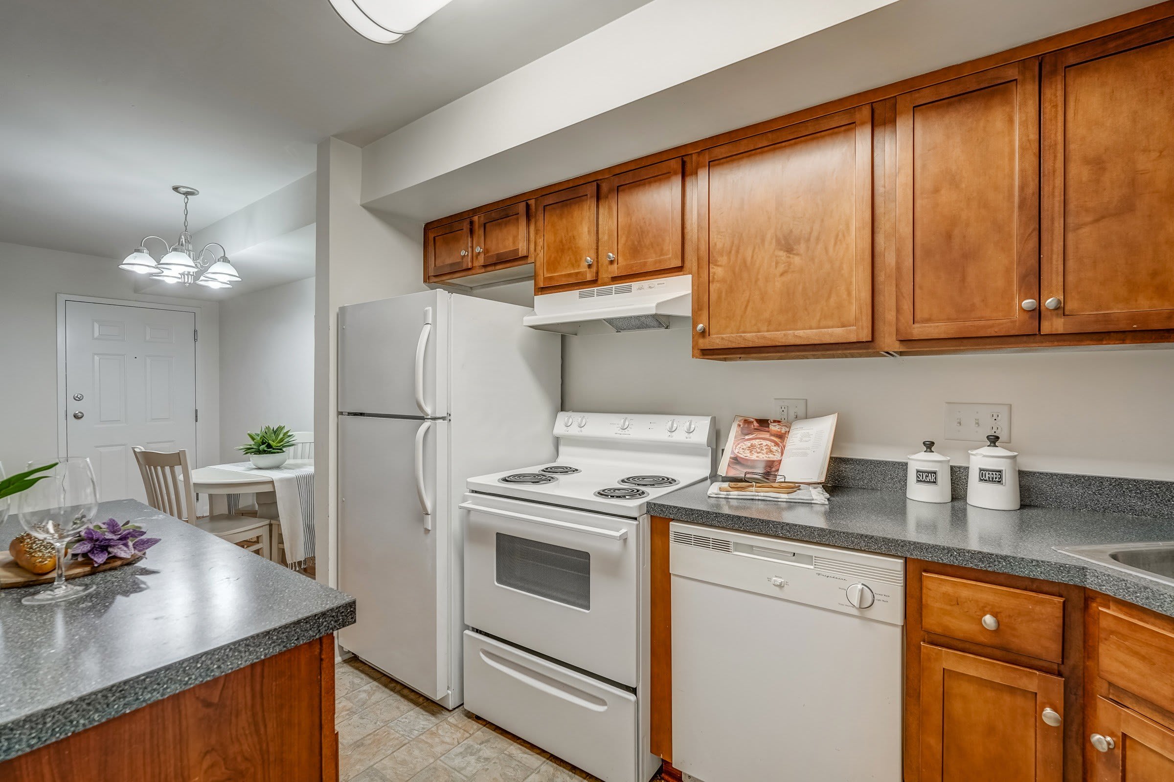 Rock Creek Apartments – photo 2