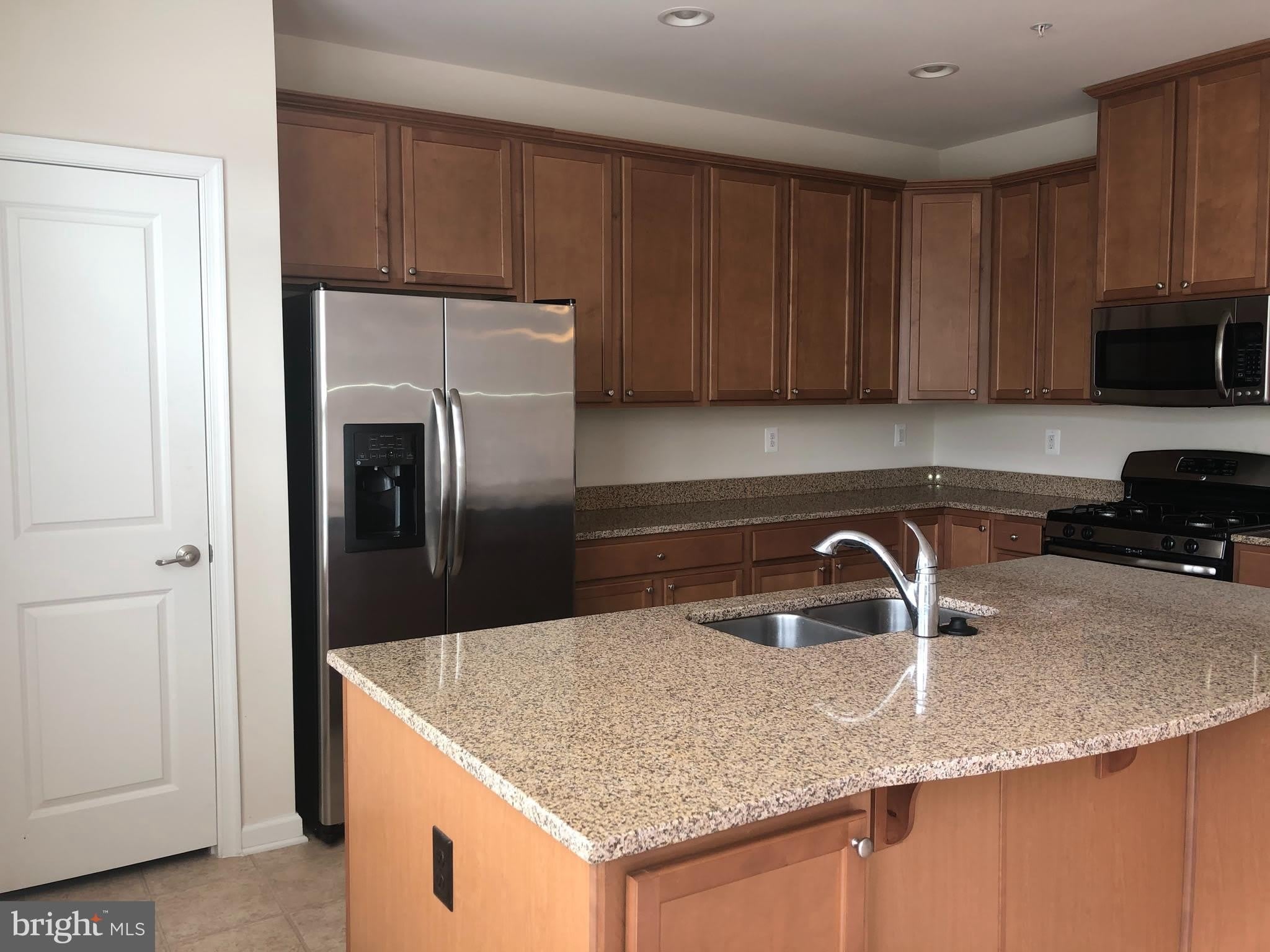707 Addison Road S – photo 3