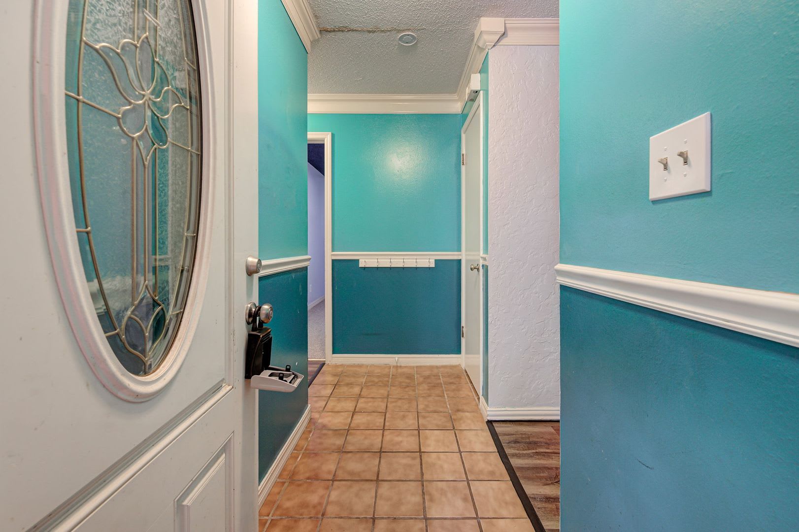 Charming 3 Bed 1 5 Bath Home With 2 Car Garage Near Nw 23Rd Macarthur – photo 5