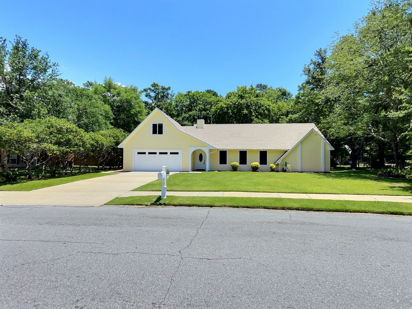 Spacious 4 bedroom home in Ocean Springs! – photo 5