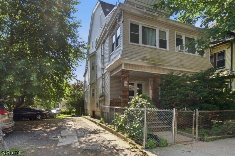 26 Seymour Ave – photo 2