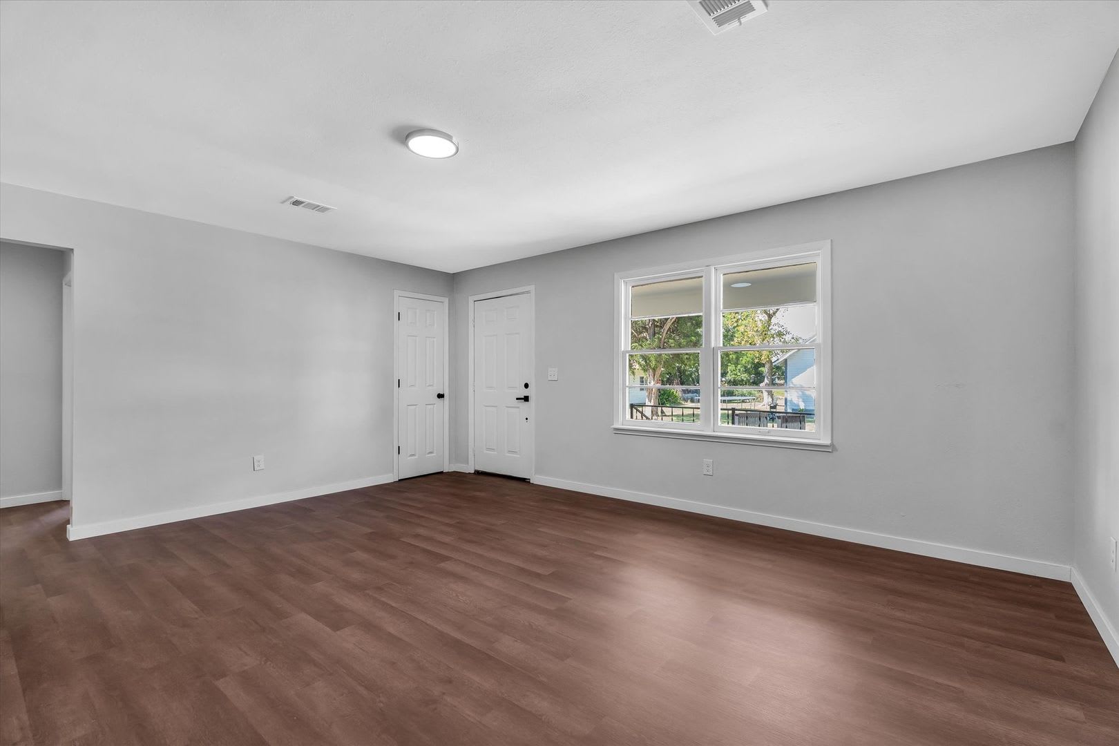 Completely Renovated 3 Bed 1 5 Bath Home With Dual Living Areas Patio – photo 5
