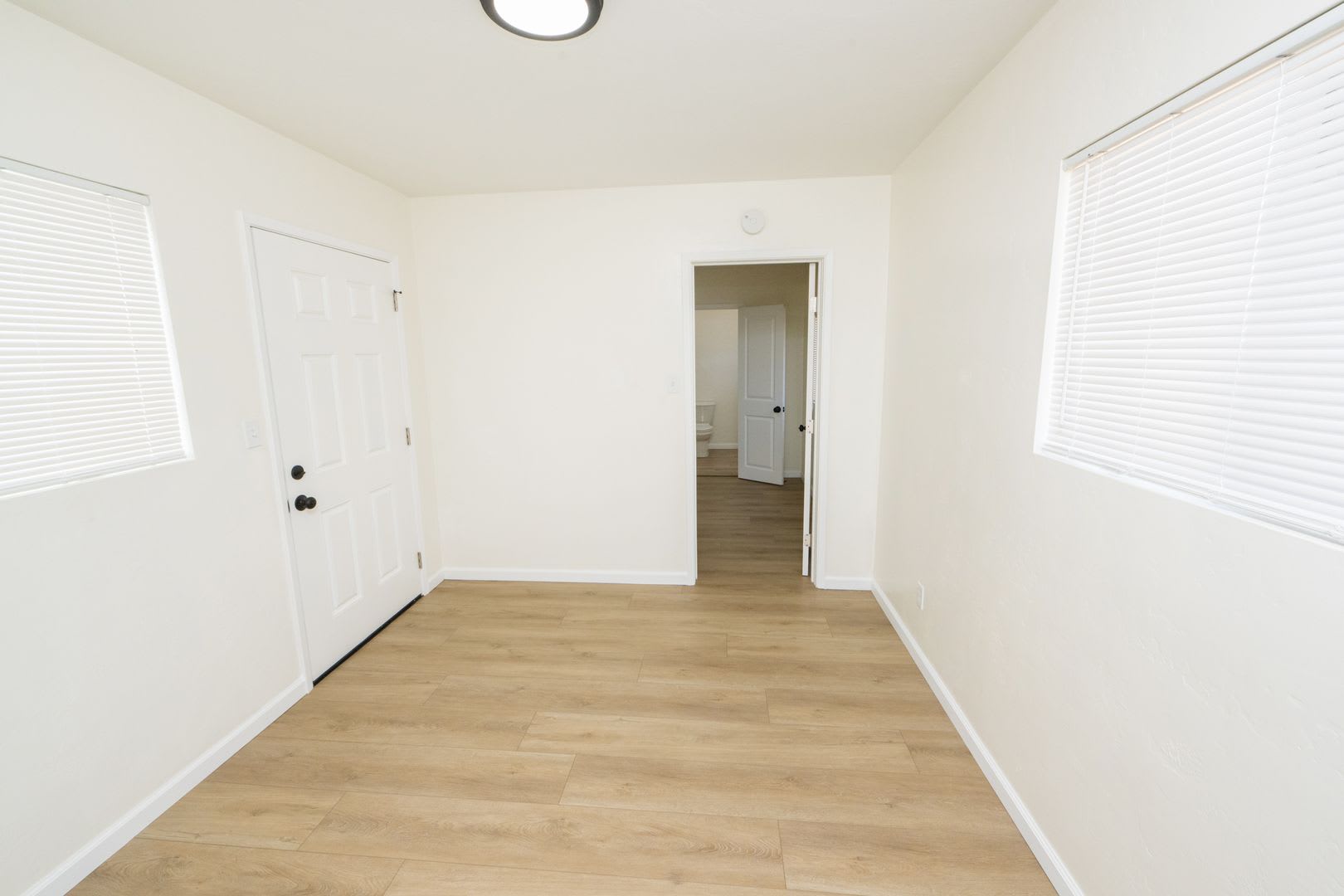 Detached Adu With A Yard Available Now – photo 5