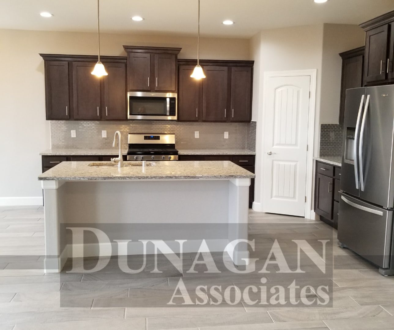 Gorgeous, 4 Bedroom/2 Bath in Martin Farms Subdivision – photo 2