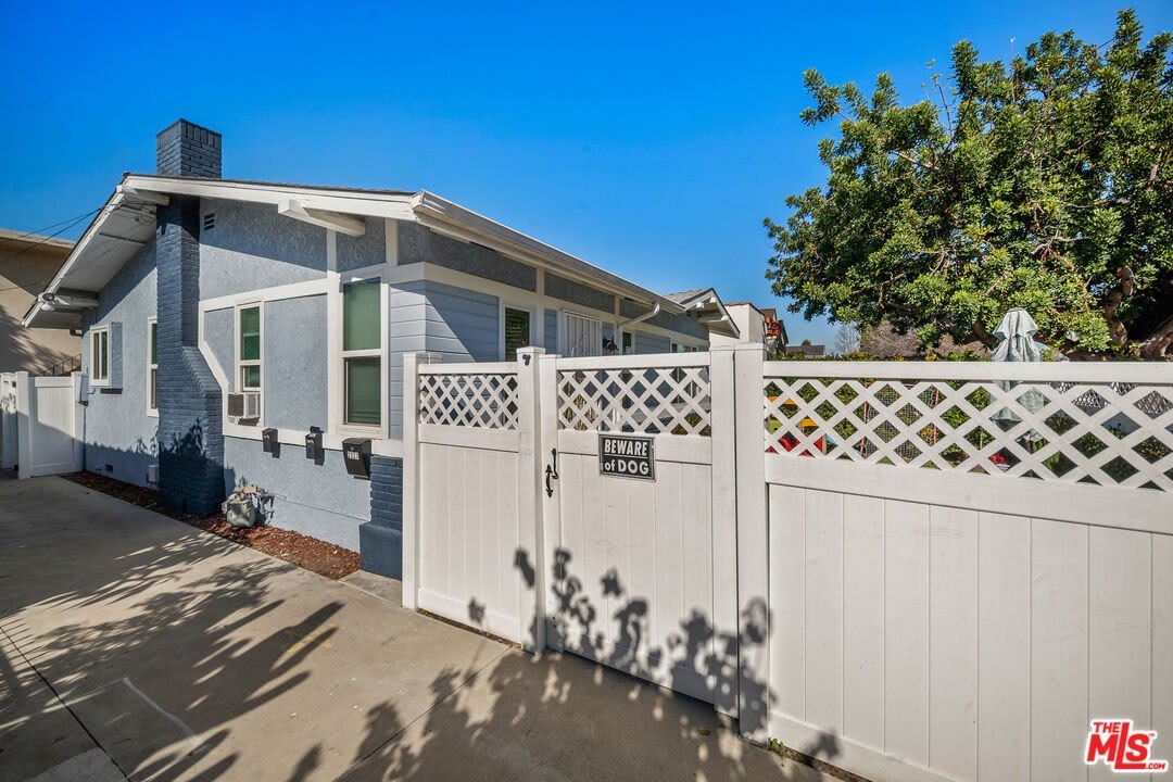 2227 Alsace Ave – photo 5