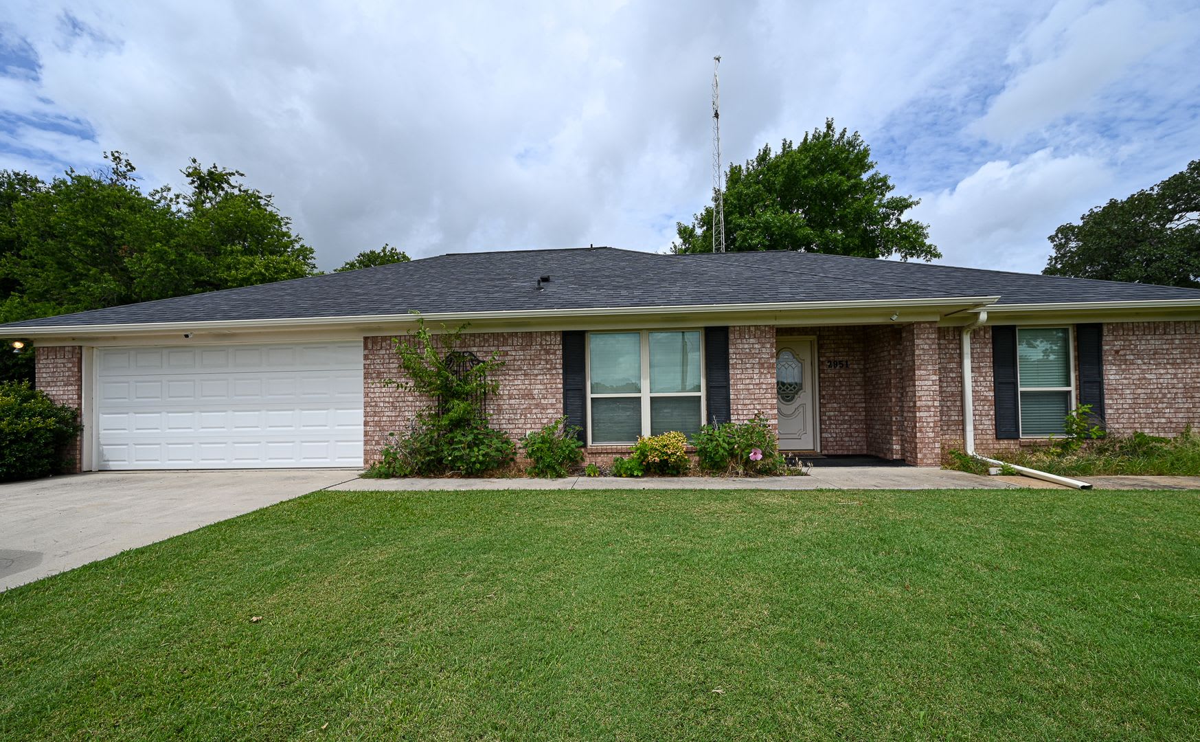 3 Bed 2 Bath SFR in Decatur – photo 1