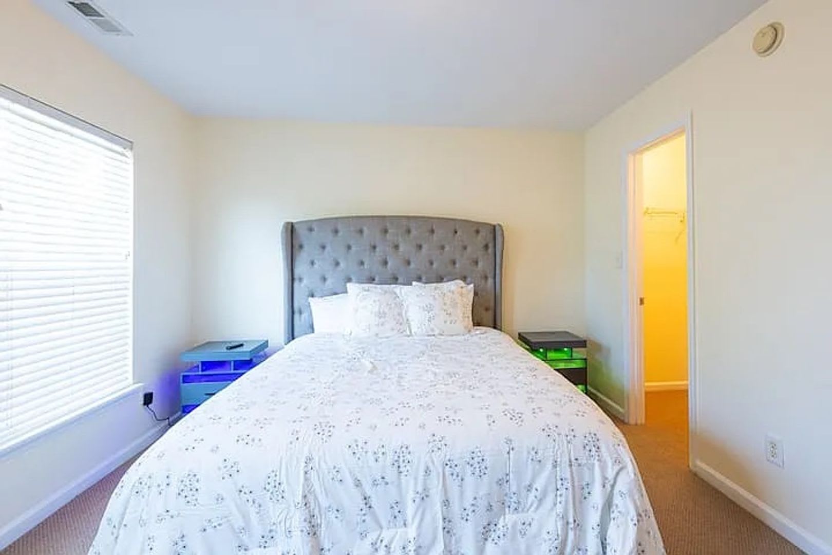 Room in 3 Bedroom Home at Raj St – photo 4