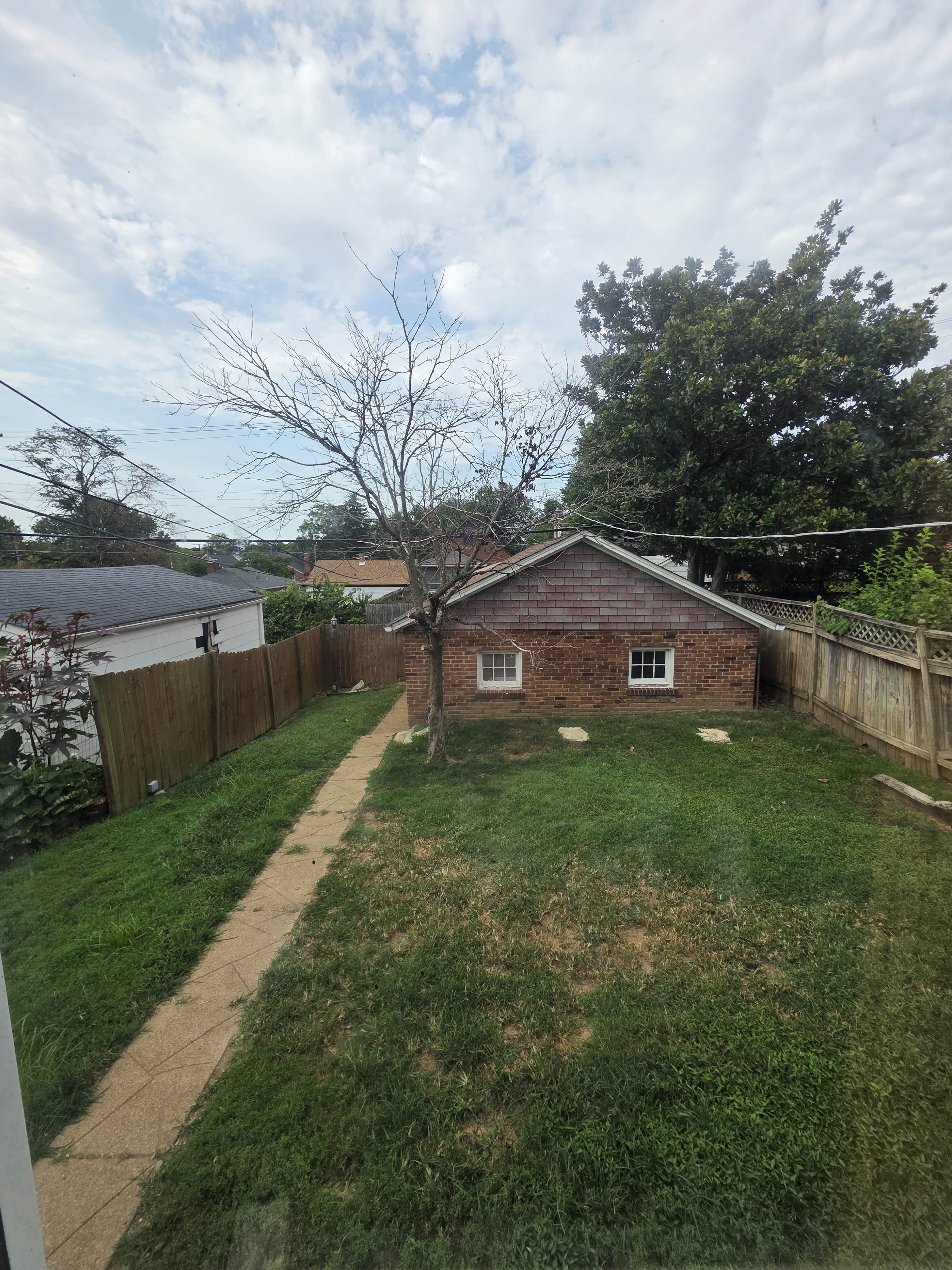 6731 Lansdowne Avenue – photo 3