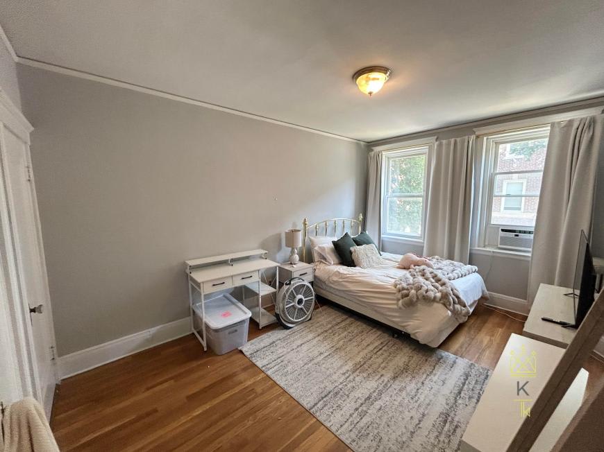 42 Longwood Ave. – photo 4