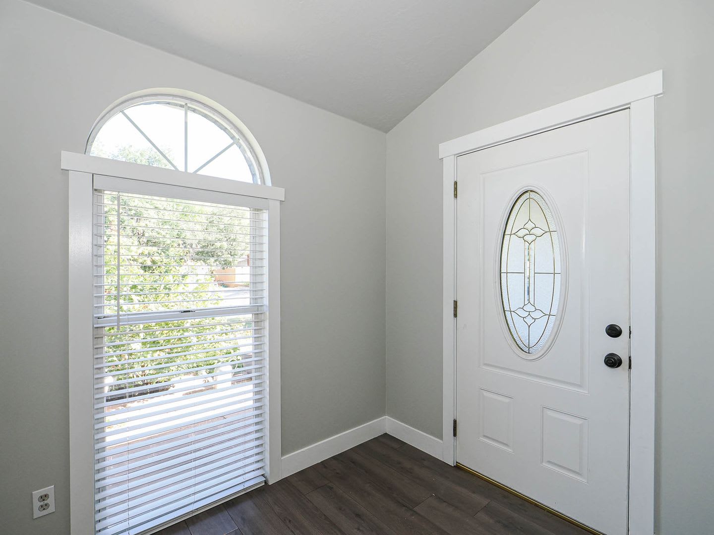 5 bedroom, 2 bath Bountiful Home – photo 4