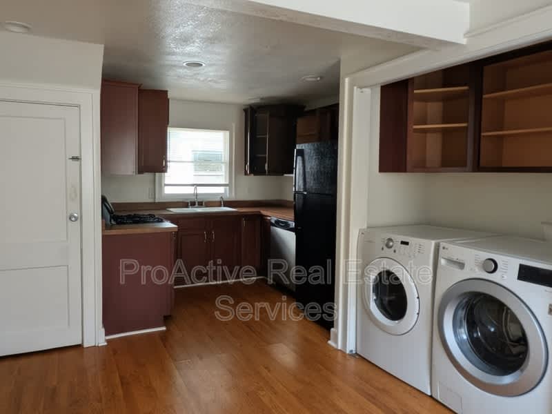 1412 Melrose Parkway – photo 4