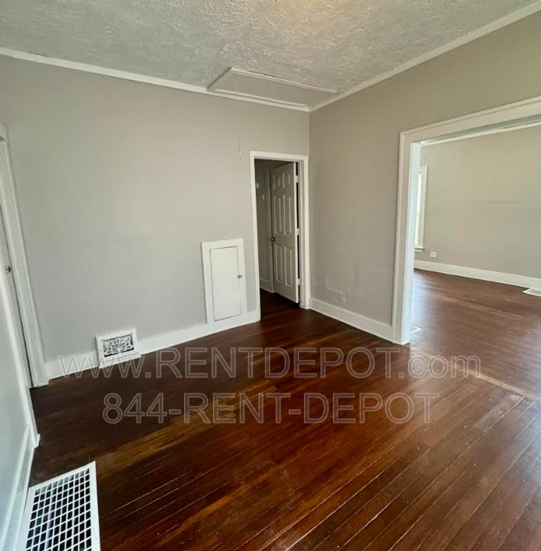 1021 Jefferson Ave – photo 3