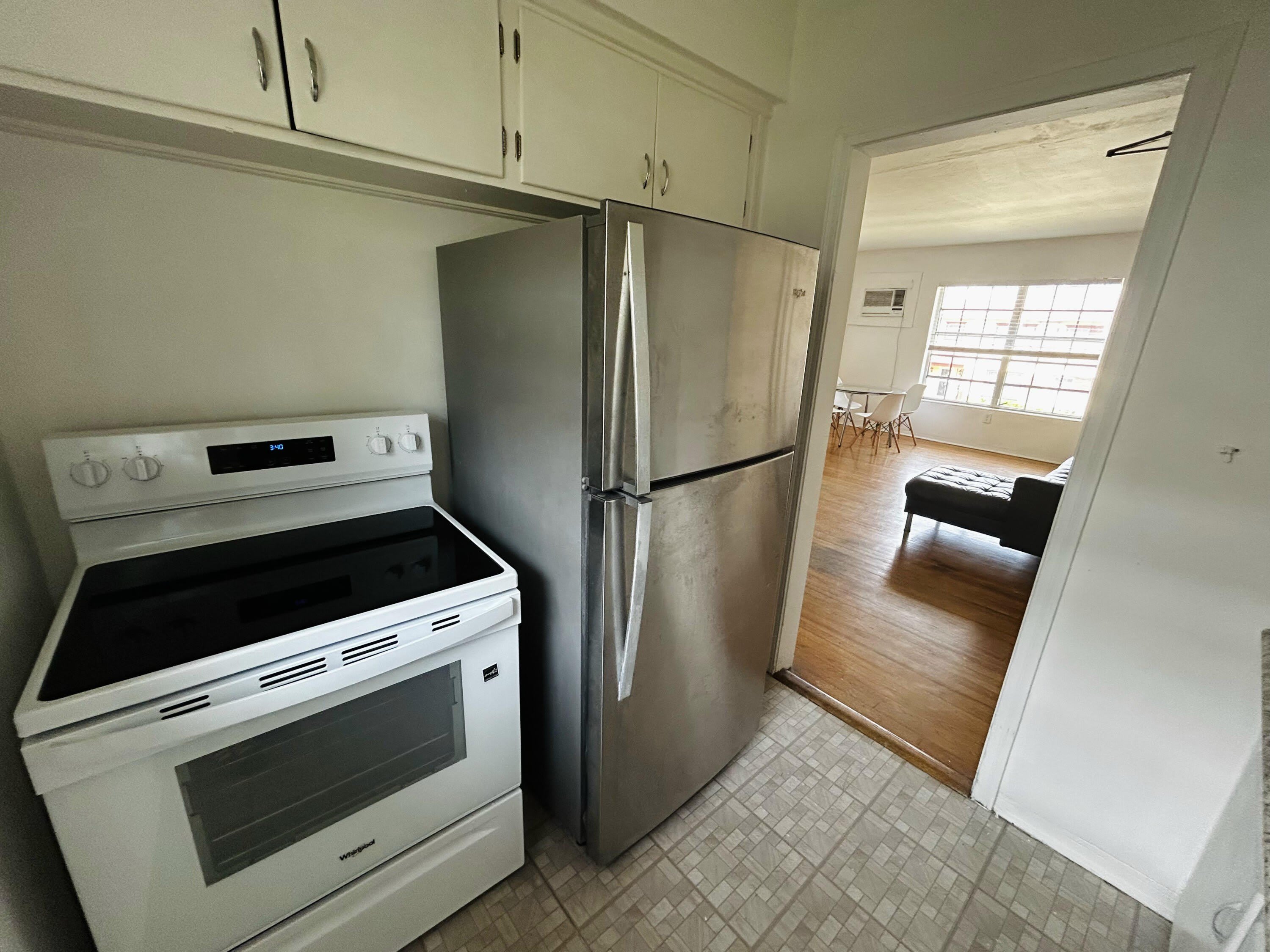 661 SW 11th Street – photo 4