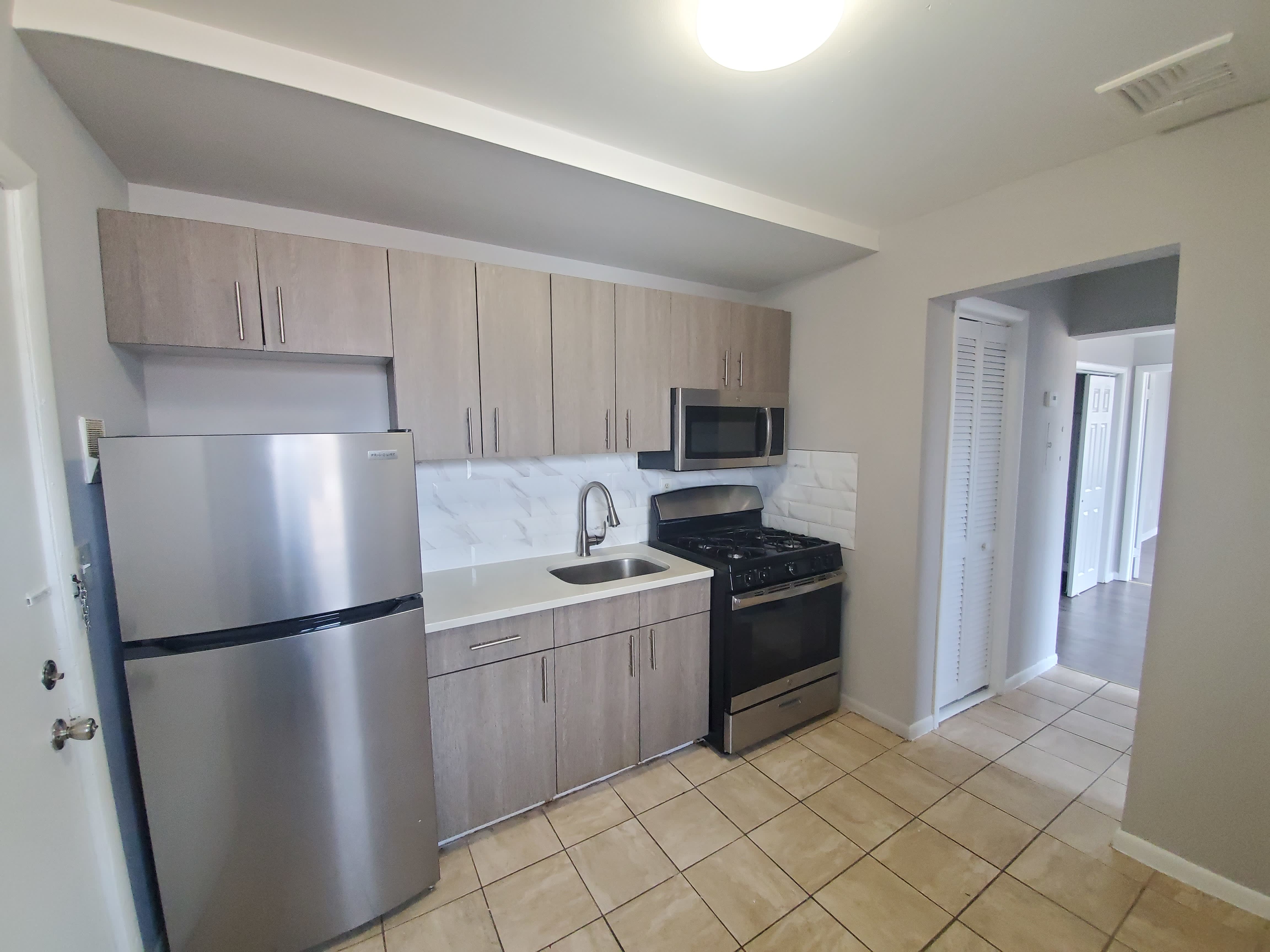 300 Main St – photo 4