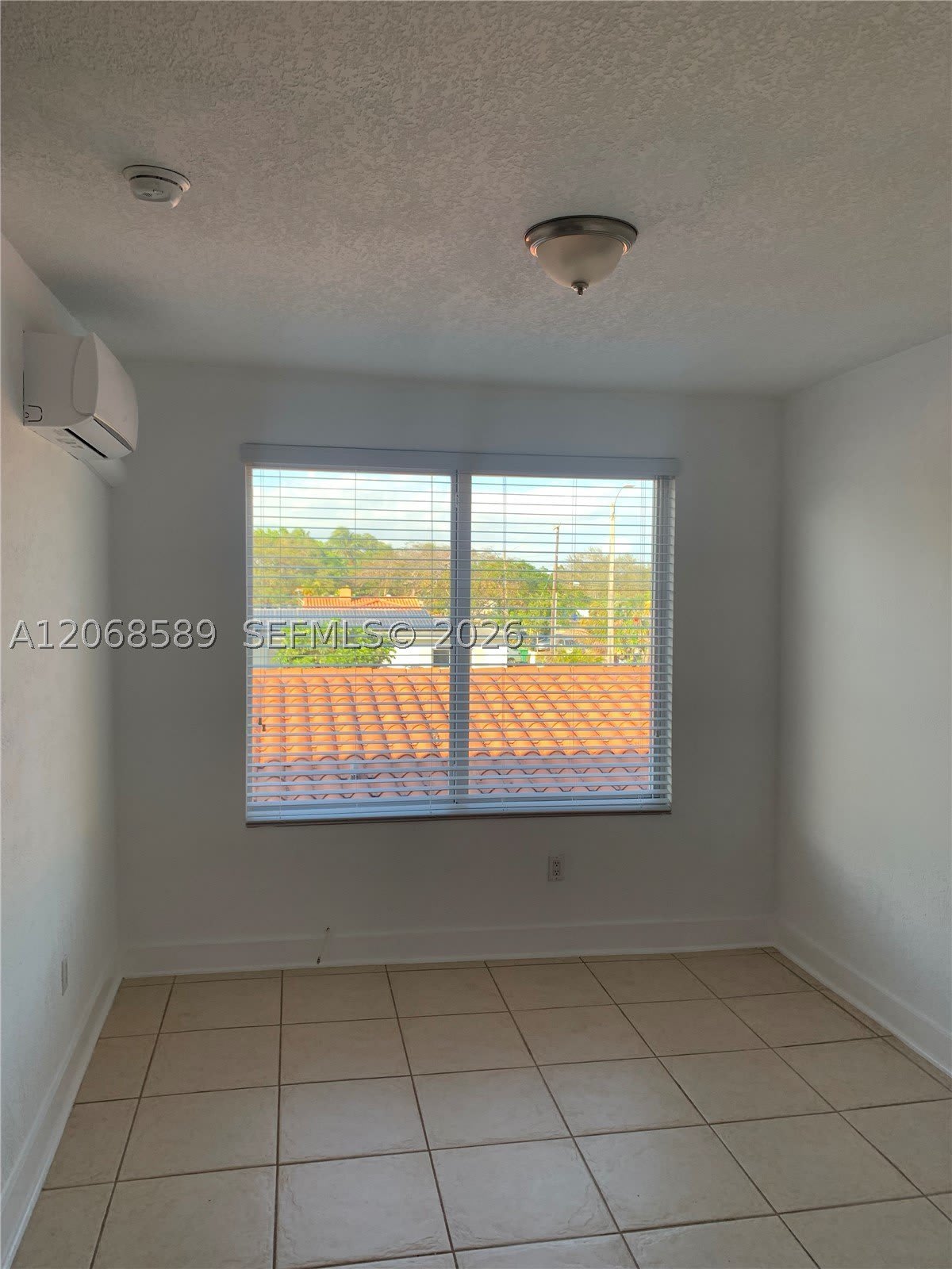 712 SW 56 AV – photo 2