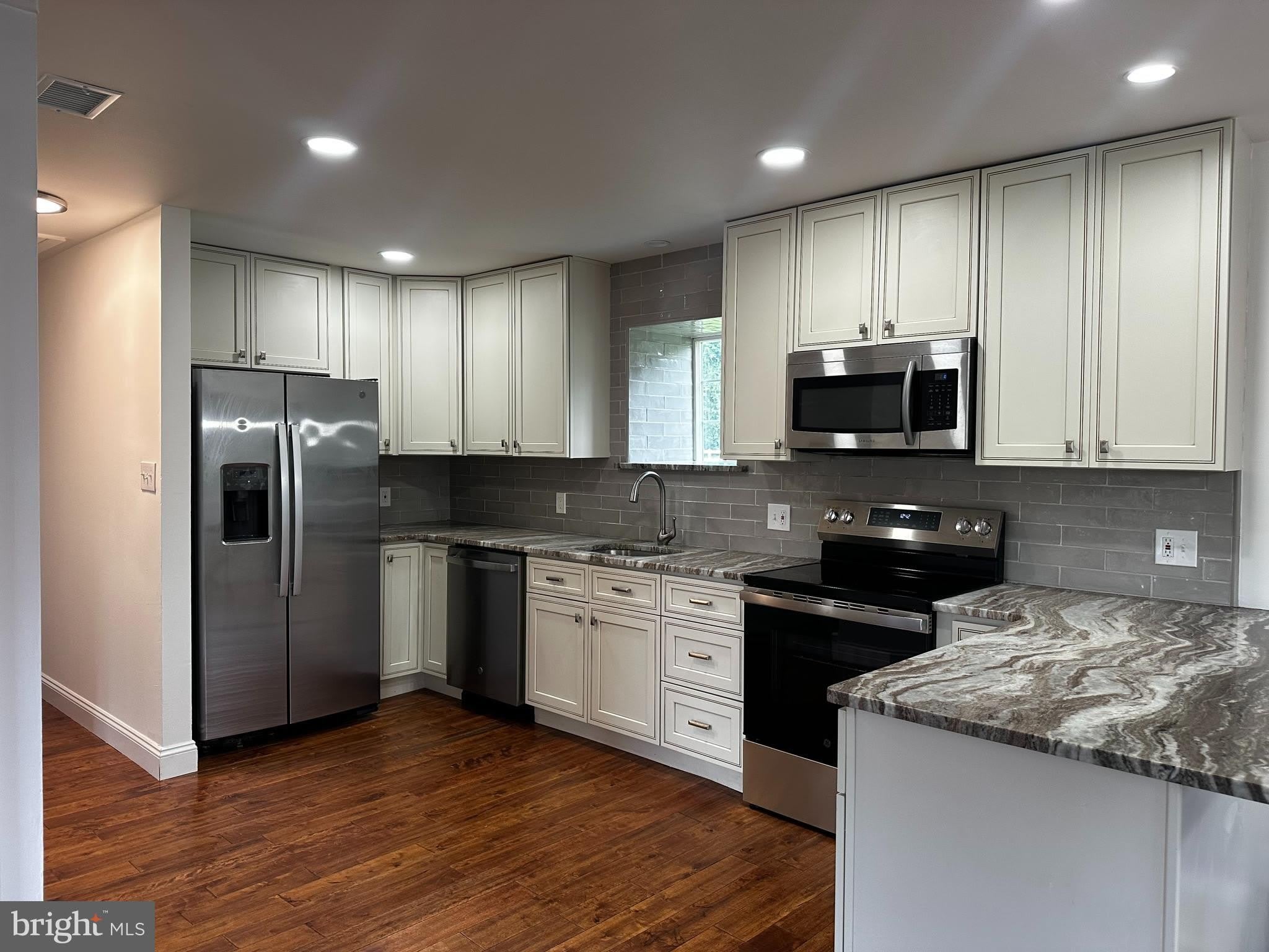 1009 DAVIS GROVE Road – photo 5