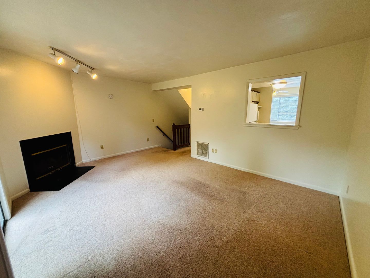 2 Bedroom 2 5 Bath Townhouse – photo 4
