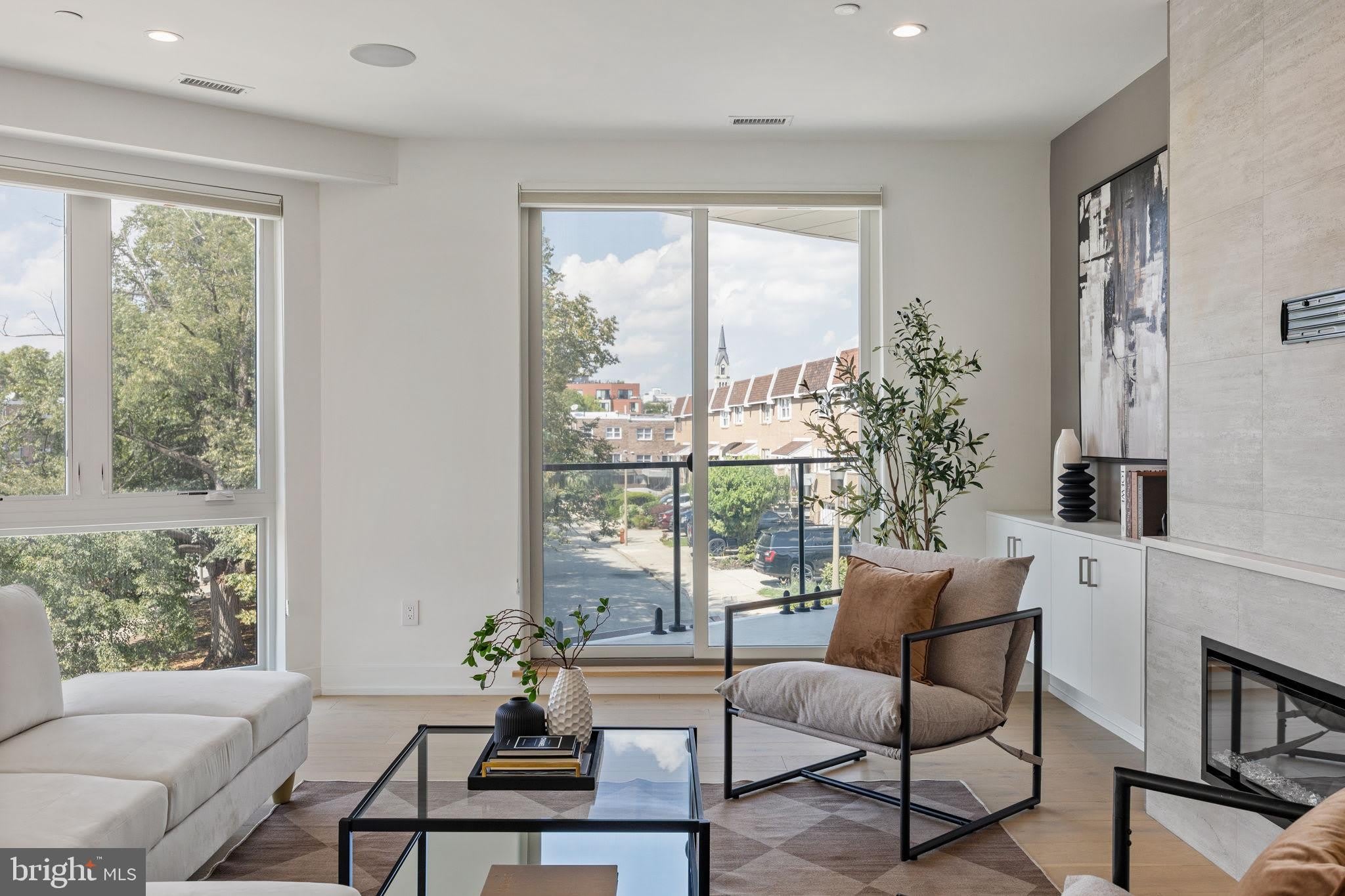 527 BROWN Street – photo 4