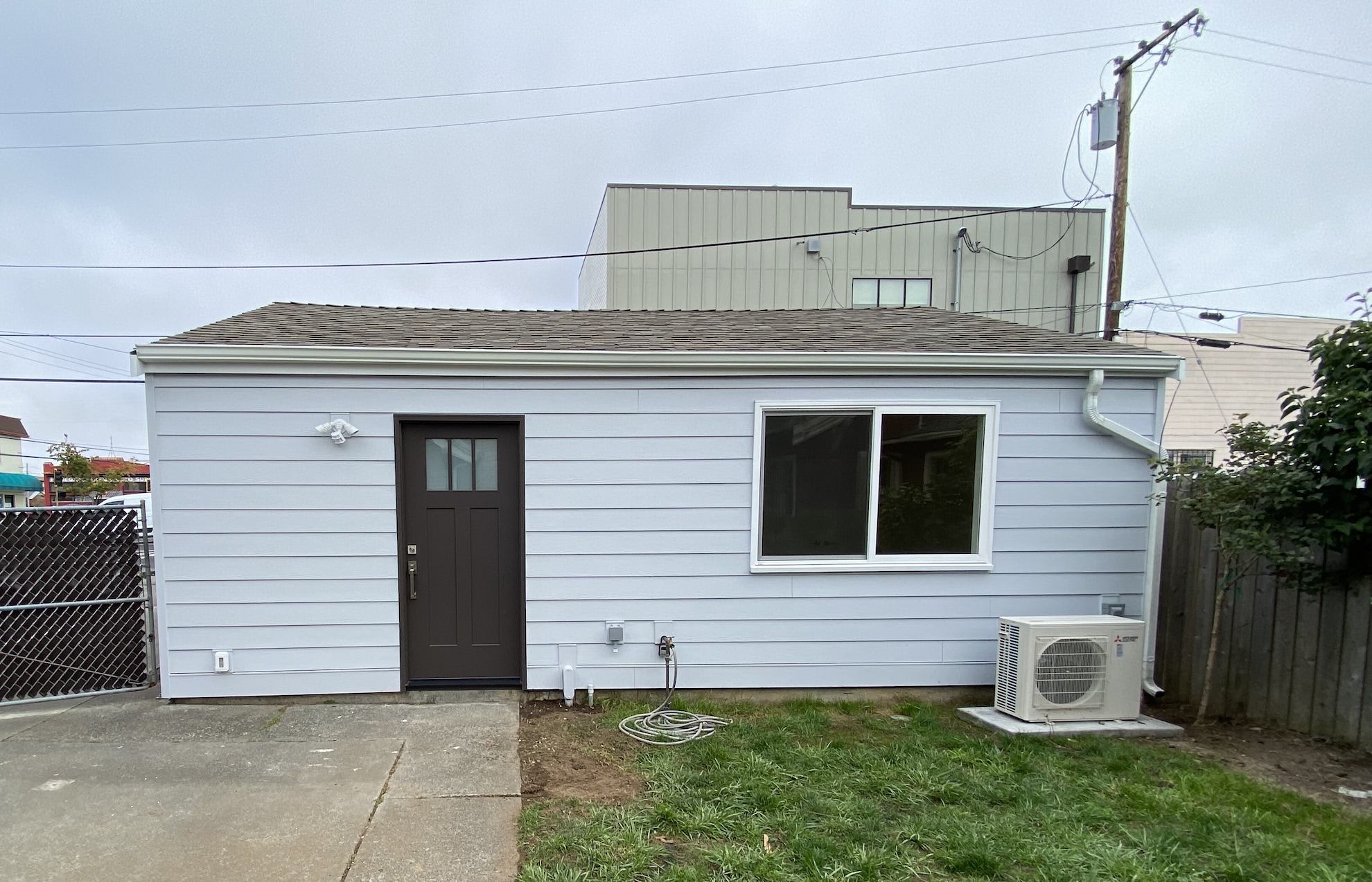 2811 1/2 E St – photo 3
