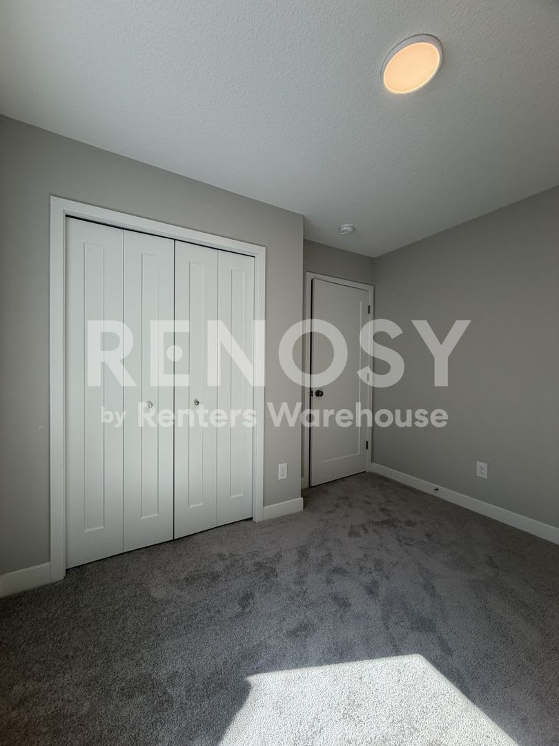 Available Now 4 Bedroom 2 Bath Townhome in St. Paul – photo 2