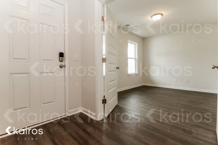 205 Western Red Cedar Drive – photo 2