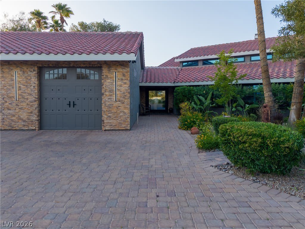 300 E Lacy Lane – photo 4